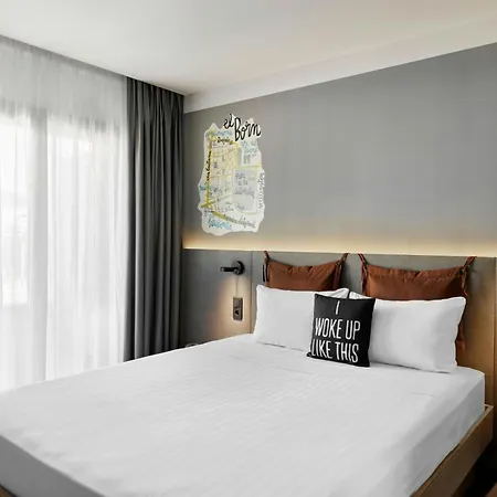 Moxy Barcelona-2