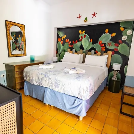 Art B&B-3