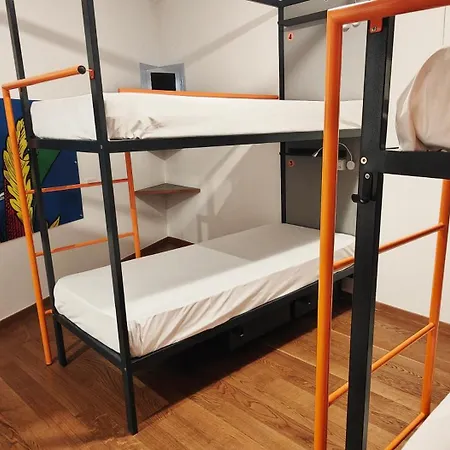 Tric Trac Hostel-3