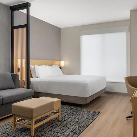 Hyatt Place Toronto Airport-3