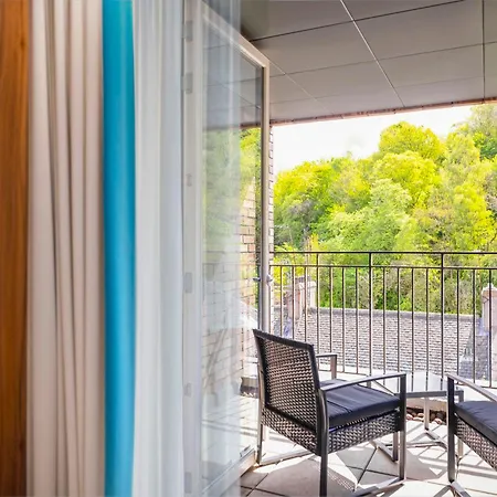Courtyard By Marriott Edinburgh-3