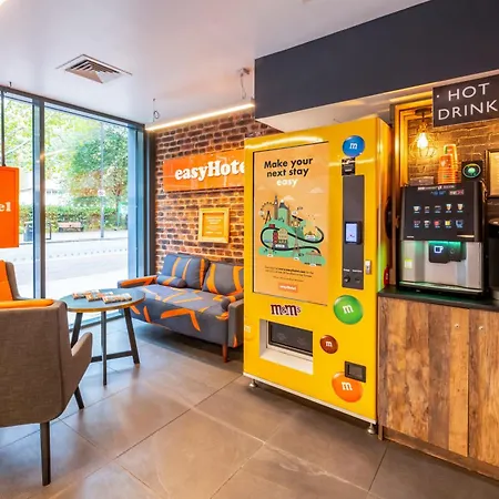 Easyhotel London City Shoreditch-3