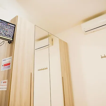 Jordan Home-3