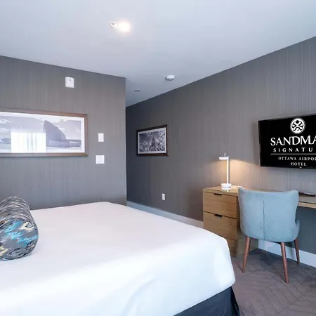 Sandman Signature Ottawa Airport Hotel-3