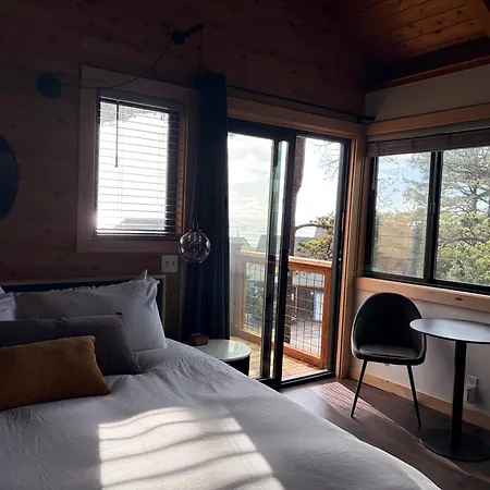The Inn At Manzanita-3