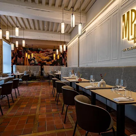 Maison Philippe Le Bon Hotel, Restaurant & Bar Le 19-3