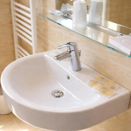 Hotel Favorita Easy Stay B&B-3