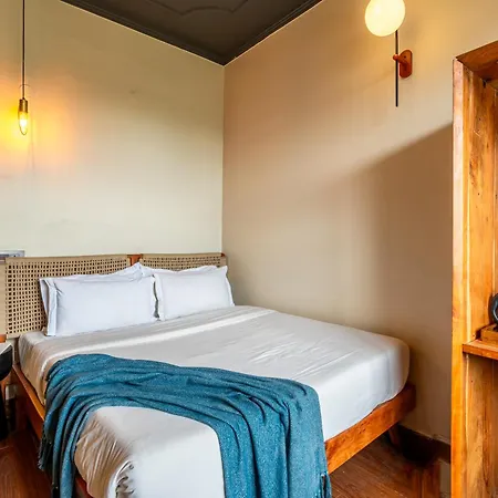LetsBunk Poshtel&Suites-2