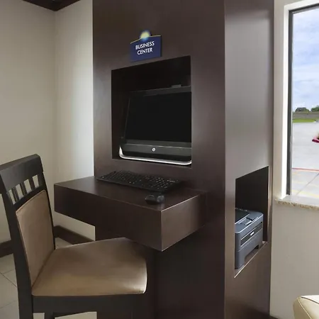 Days Inn & Suites By Wyndham Gonzales Tx-3