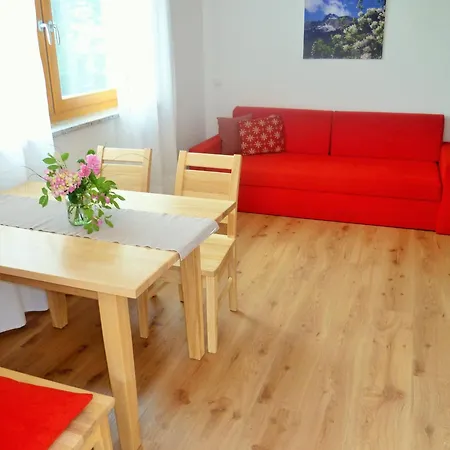 Froehlichhof Wohnung Pergola-2