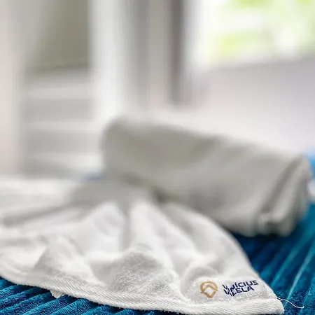 Apartamento 2Q no condomínio Vila Tropical, a uma quadra da Barraca do Gaúcho, cond. com piscina, área gourmet e parquinho infantil-3