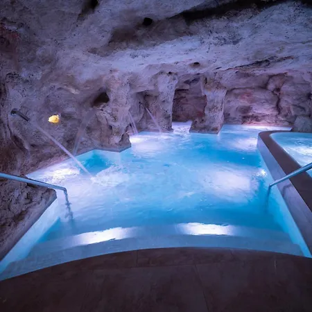 Gran Hotel Balneario De Puente Viesgo-2