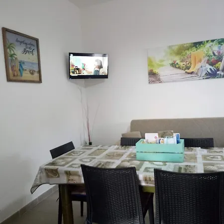 Villa Punta Grossa 1-2