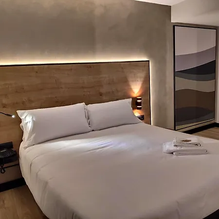 Ibis Styles Figueres Ronda-2