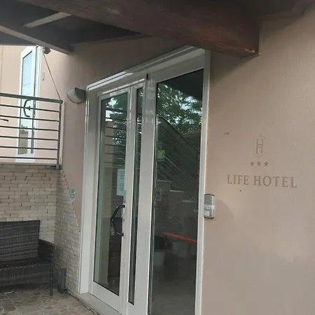Life Hotel-3