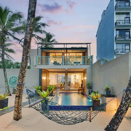 Hikks Villa Beachfront With Pool-2