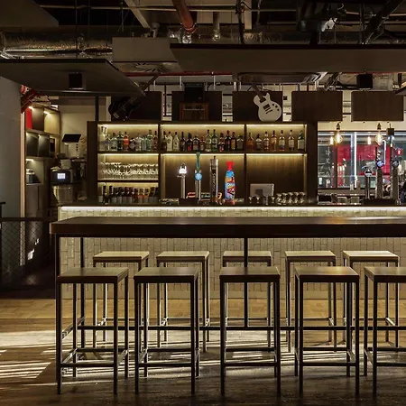 Ibis Styles Glasgow Central-2