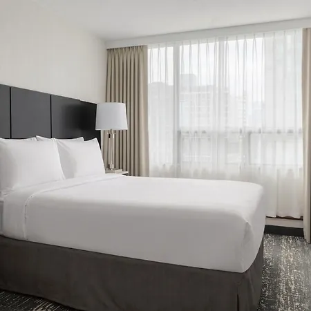 Chelsea Hotel Toronto-3