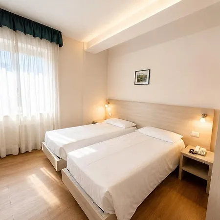 Hotel International-2