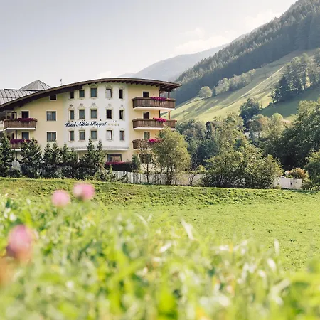 Wellness Refugium & Resort Hotel Alpin Royal - Small Luxury Hotels Of The World-2
