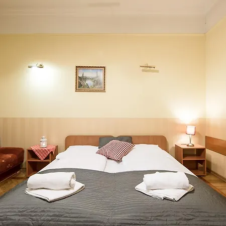 Golden Lion Guest Rooms Szewska 19-3