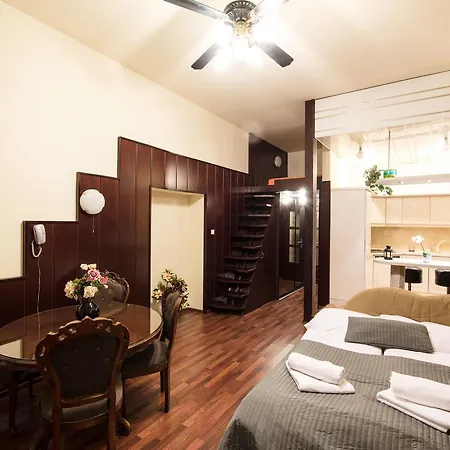 Golden Lion Guest Rooms Szewska 19-2