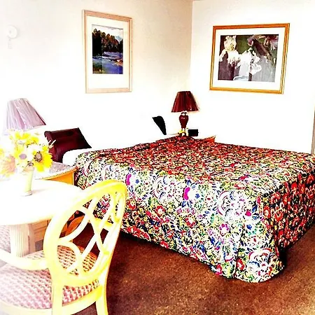 Parkway Inn-3