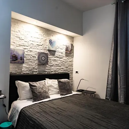 Trevi & Pantheon Design Rooms-3