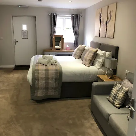 De Courceys Manor Suites & Cottages-3