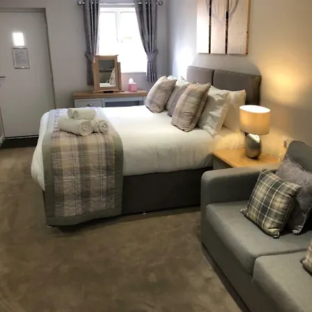 De Courceys Manor Suites & Cottages-2