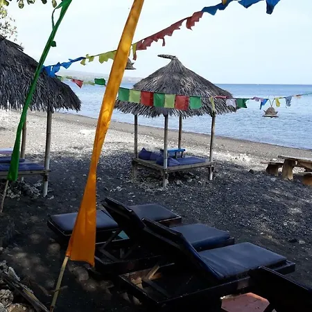 Barracuda Beach Hostel-2