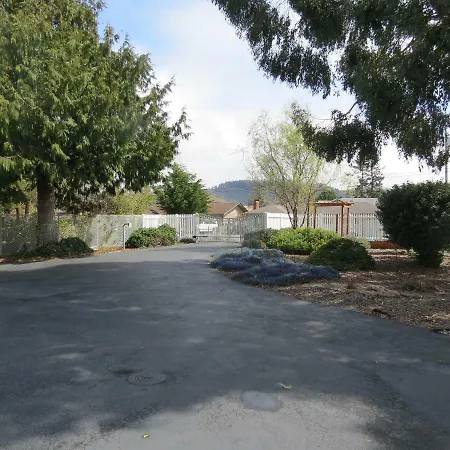Tanbark Shores Guest Suite-2