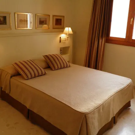 Apartaments St. Jordi Comtal-3