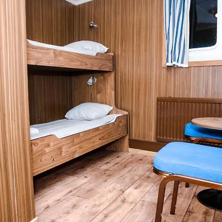 M/S Birger Jarl - Hotel & Hostel-3