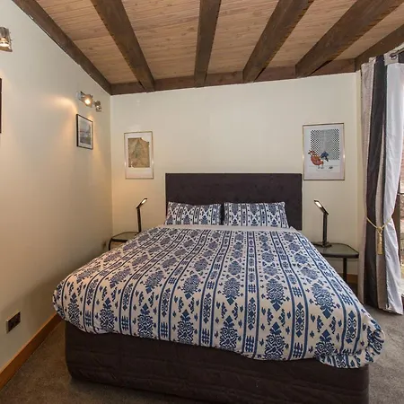 Crows Nest - Queenstown Holiday Home-3