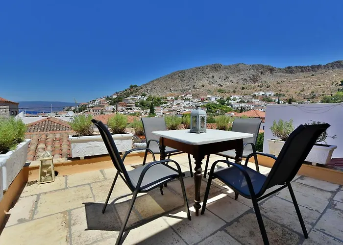 Hydra Art Suites