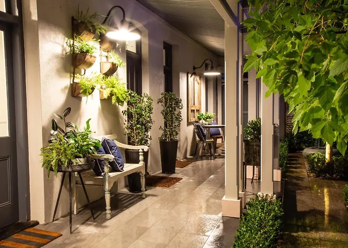 Hollidge House 5 Star Luxury Apartments