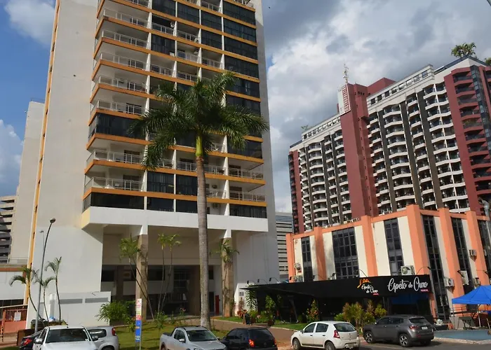 Hotel central: Garvey Park Hotel
