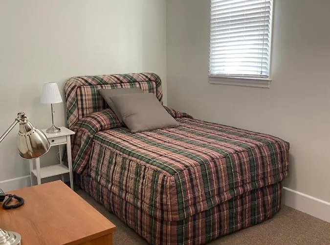 Hotel near College: Columbus Residence