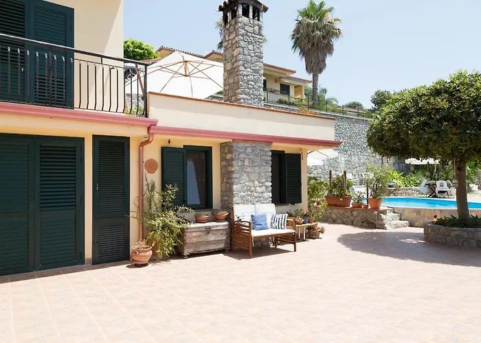 Hotel Con Piscina Villa Meridiana