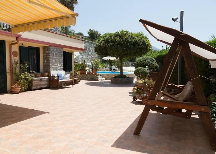 Hotel Con Piscina Villa Meridiana