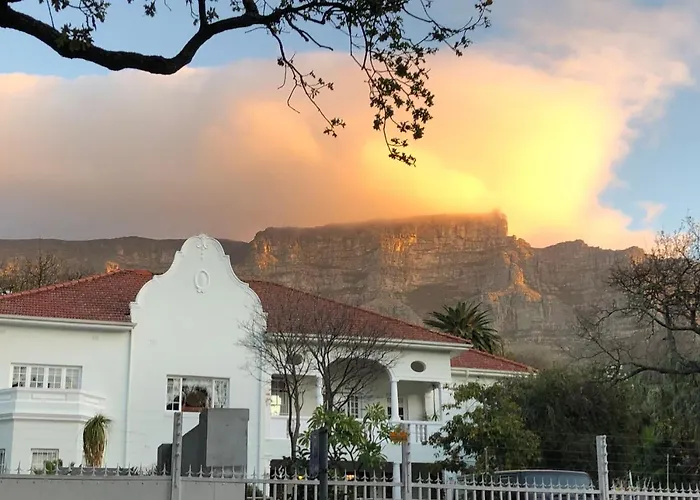 Mountain Manor Guest House & Executive Suites