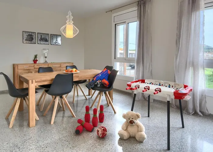 Hotel cerca del colegio: Alquiler apartamento en Pals