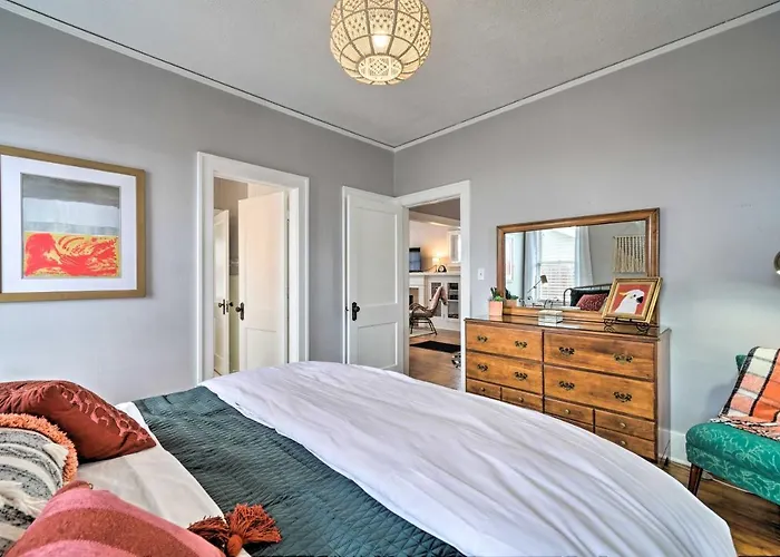 Pet-Friendly Okc Home, 3 Miles To Downtown!