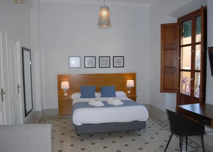 La Perla Granada Suites