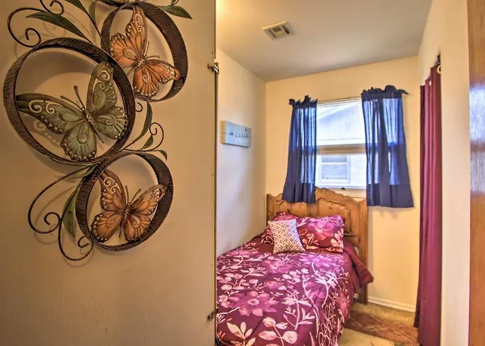 Dog-Friendly Bartlesville Retreat W/ Yard!