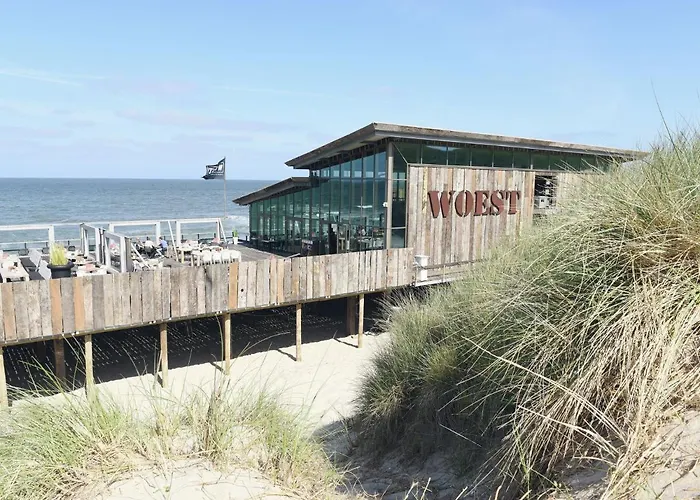 Modern Suites Near Beach