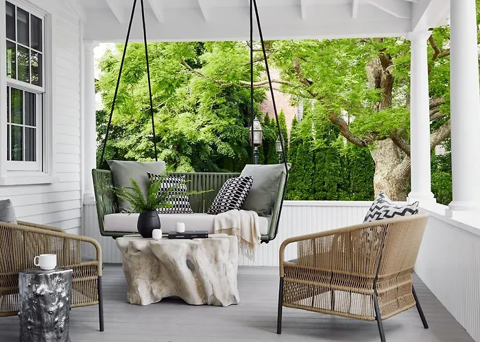 Hotel near College: The Edgartown Inn, The Edgartown Collection