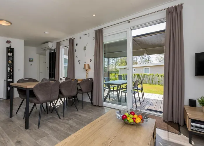 Welcome In - Chalets Vakantiepark Hart Van Zeeland Met Zonnig Terras