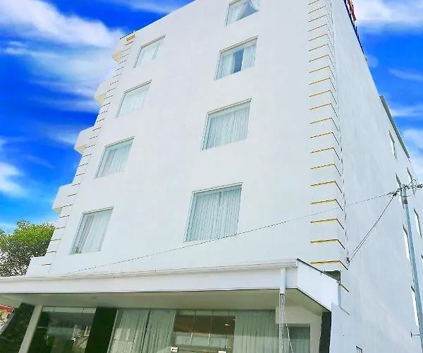 Cheap hotel: Hotel Nelly Marine